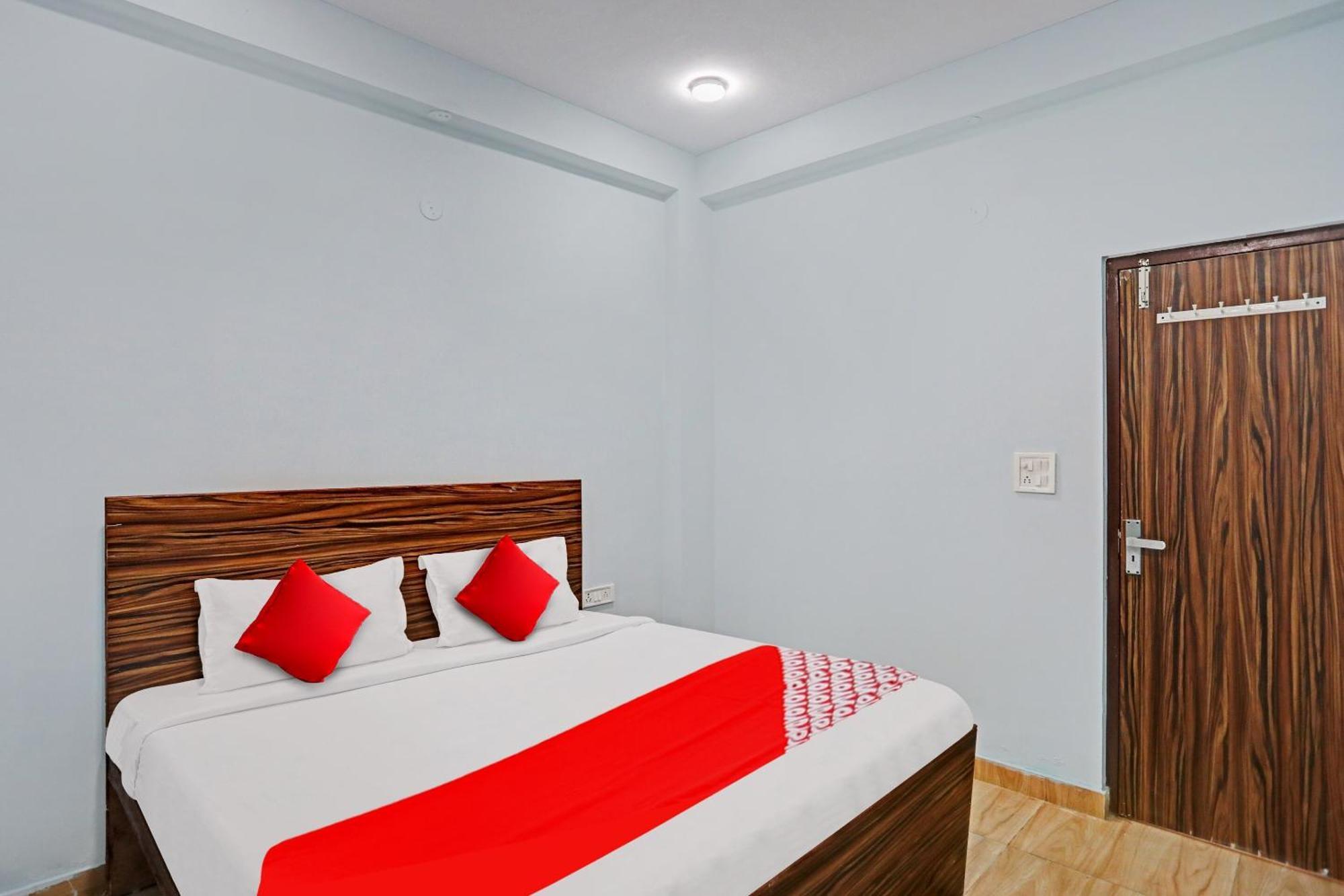 Hotel O Surya Gold Guest House Najafgarh 外观 照片
