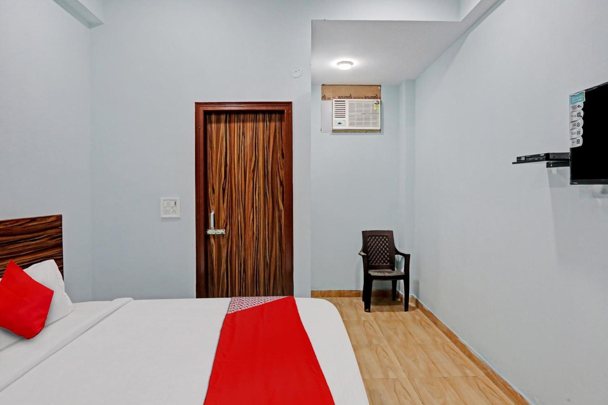 Hotel O Surya Gold Guest House Najafgarh 外观 照片