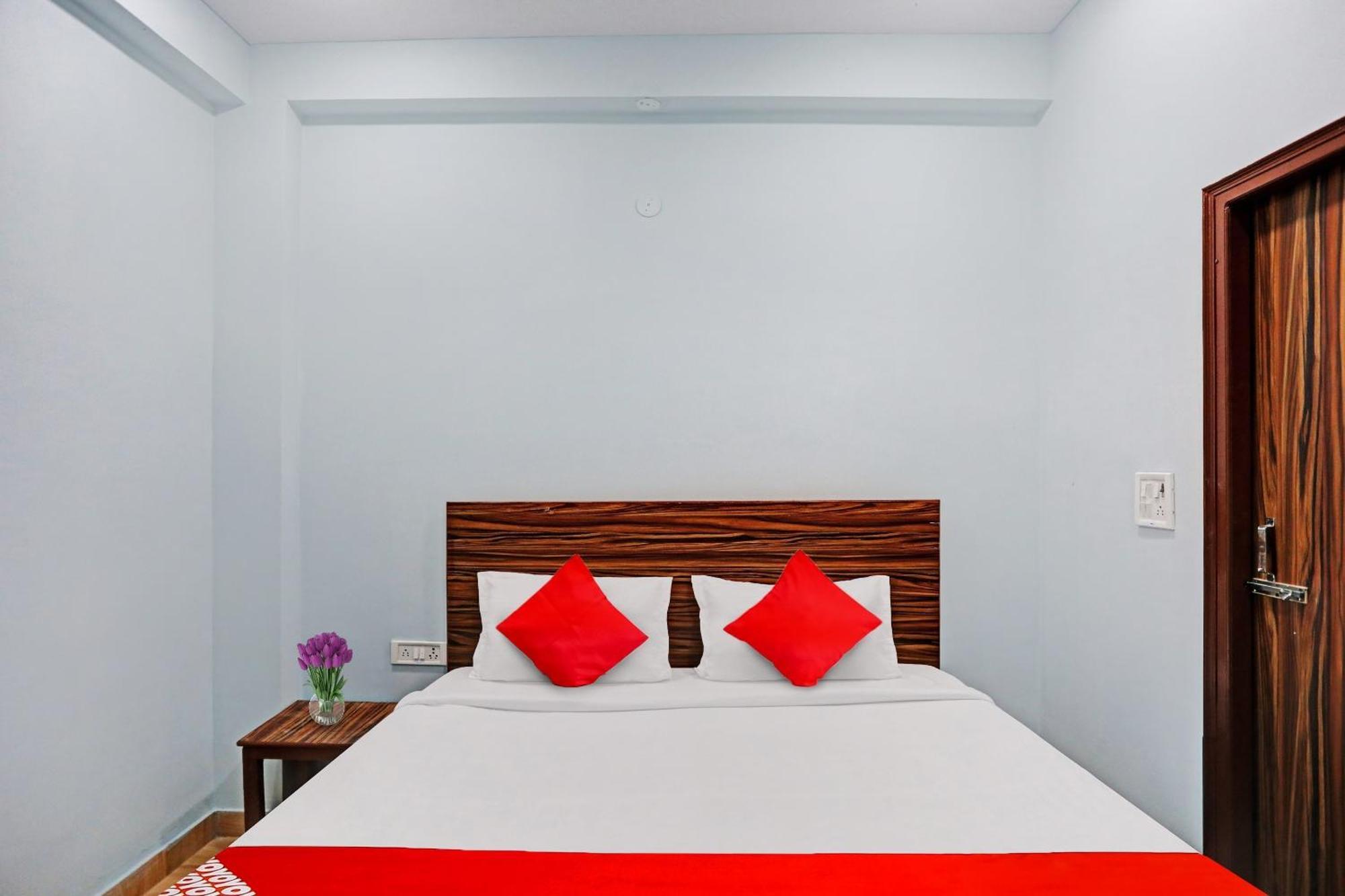 Hotel O Surya Gold Guest House Najafgarh 外观 照片