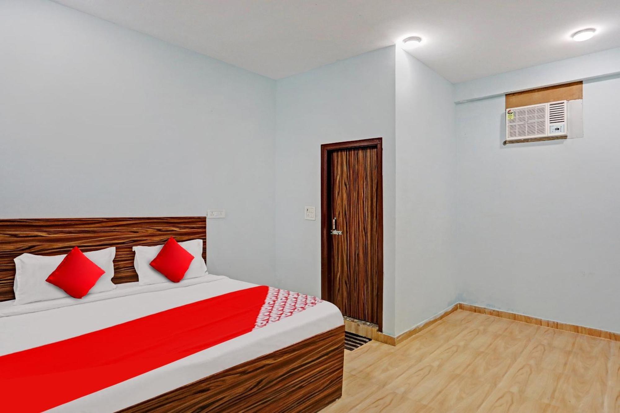 Hotel O Surya Gold Guest House Najafgarh 外观 照片